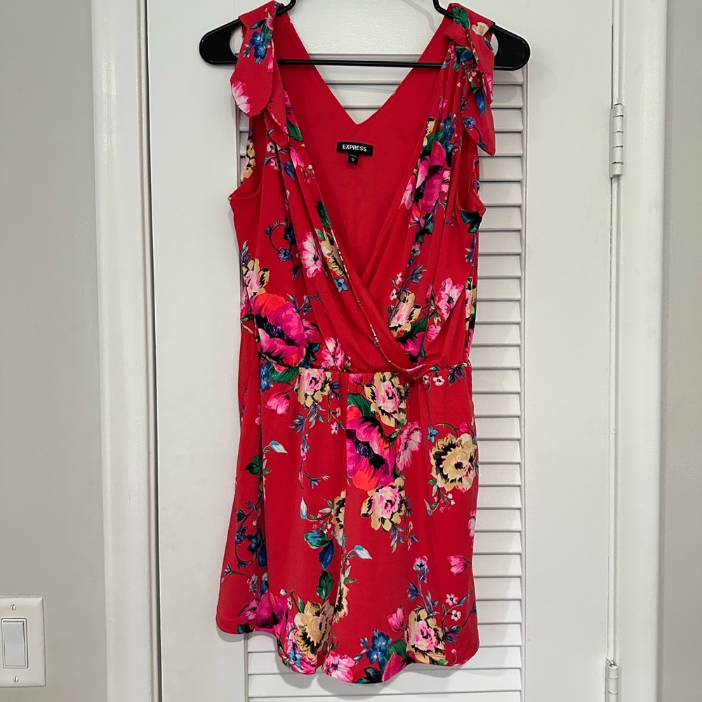 Express floral romper size medium